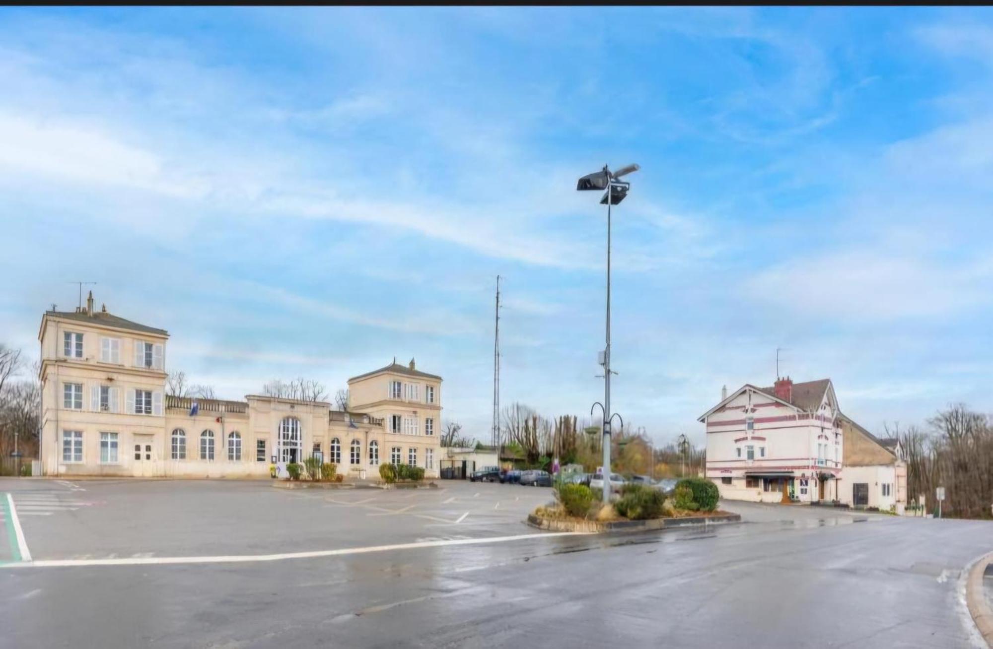 Hotel ATH Orry-La-Ville Exterior foto